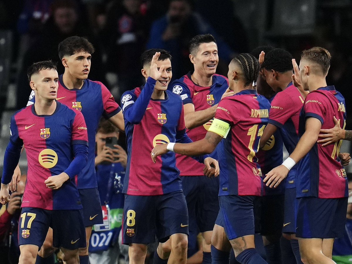 Pedri's tweet photo. Noches como esta son únicas! Sigamos soñando juntos, culers 💙❤️ ESTO ES EL BARÇA! #BarçaBayern #ChampionsLeague https://t.co/KoHWk6lOXF