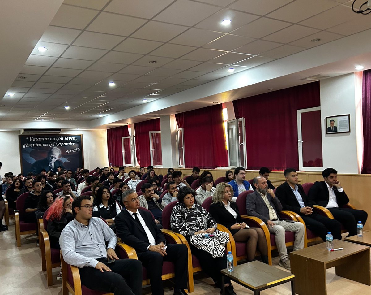 mskudusncekitap's tweet photo. 🔹Türkiye Gençlik Birliği Genel Başkanı Sayın Kayahan Çetin'in katılımıyla düzenlediğimiz "Türkiye tehdit altında mı?" konferansımızı başarıyla tamamladık.

Sayın Kayahan Çetin'e değerli katkıları için teşekkürümüzü sunuyoruz. https://t.co/WGUSUWVQS3