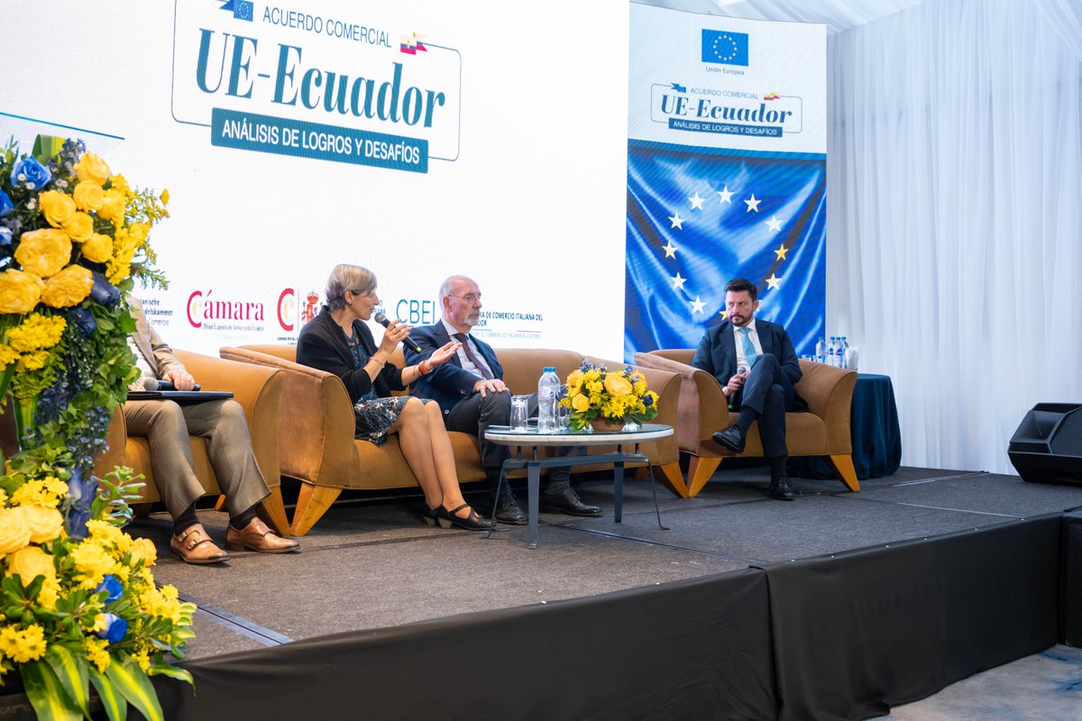 ecuaitalia's tweet photo. En el panel “Beneficios y retos de las PyMES en el Comercio Bilateral” interviene @jfbucheli representante de #Autolider Ecuador compartiendo su visión sobre el comercio de importación desde la Unión Europea
@Gabrielacartage @MercedesBenzEC @CeEcuatoriano @BuggattiEcuador @UEenEcuador @DriversEcuador