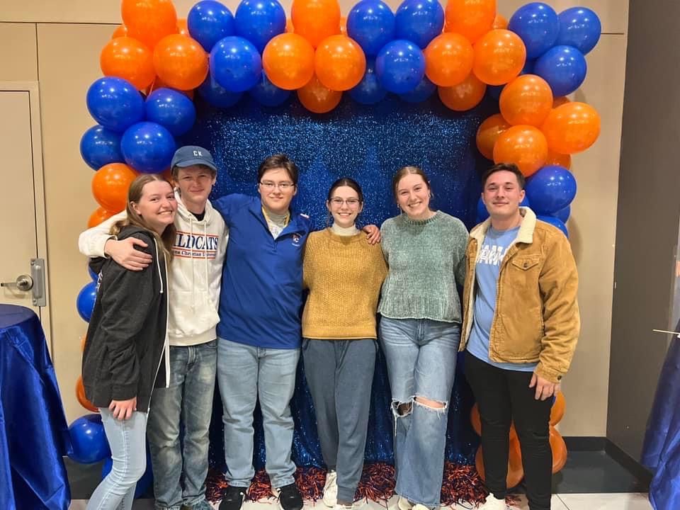 Library_LC's tweet image. Thank you to the alumni for allowing our student to join you at your reunion. You made Homecoming extra special for them. Generations embracing generations.