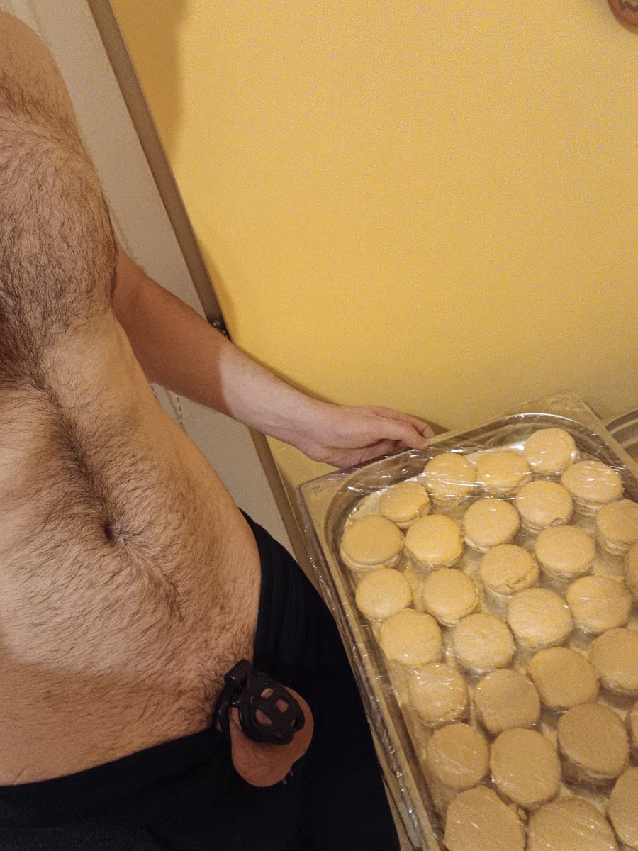 Day 23: Gotta find ways to put all of the pent up energy to good use. Like baking a couple hundred macarons 🍋 
(dw there's cling-film over them)

#locktober #cagecheck #chastity #gaychastity #gay #gaykink #caged #locked #gayotter #hairygay #domesticsub <a href="/ChastityVillage/">Chastity Village (17.3k)</a>