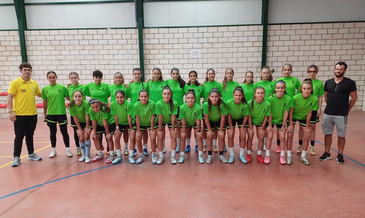 FedExFutbol's tweet photo. 💚🤍🖤 | #SelecciónExtremeña |

📸Hoy las jugadoras de las selecciones extremeñas femeninas han compaginado su entrenamiento con una charla formativa sobre nutrición a cargo de los especialistas de Anfra Nutrición.

✅La mejor preparación, dentro y fuera del campo.

🚀Con el impulso de @Iberitos

#SomosFEXFUTBOL
#VamosExtremeña