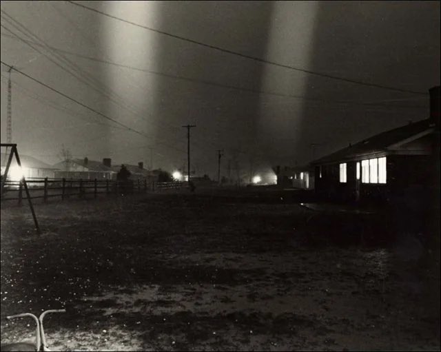 tornadicwonder's tweet photo. I always see this photo from the 1965 palm sunday outbreak and i always get suspicious. I can’t be the only one thinking this look a lil fake right

the 2 perfectly cylinder funnels just feels weird for a nighttime picture https://t.co/m3PUx4Hfei