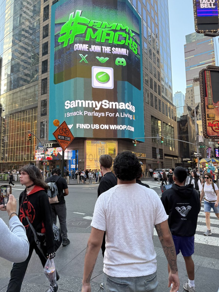 SammySmacks26's tweet image. Thank God!🙏🤲🏄🏽‍♂️ this wouldn’t be possible without all my supporters and God!  I love God and yall so much!❤️ And shoutout to my guys over at whop for the hospitality I had an awesome day! @WhopSports @WhopIO 
Giveaway in the discord to celebrate!😎