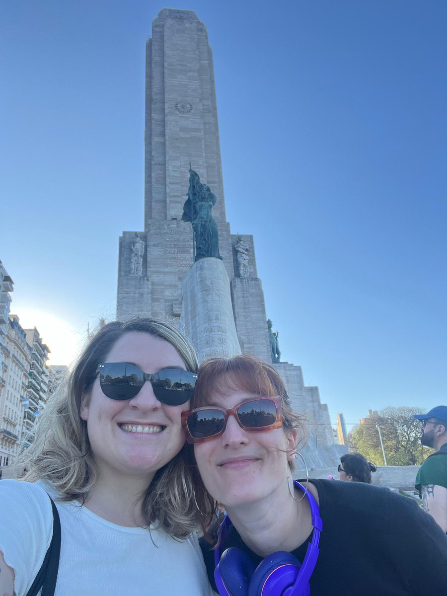 maschiomar's tweet photo. ¡Mención de honor para ESI en cápsulas! 🙌🤩

Este reconocimiento llegó en los Premios Aural del @EstereoFestival por el trabajo de producción, edición, el uso del material de archivo y recursos sonoros. También estuvimos en los talleres, paneles y shows en vivo. https://t.co/TLOJc0OlSy