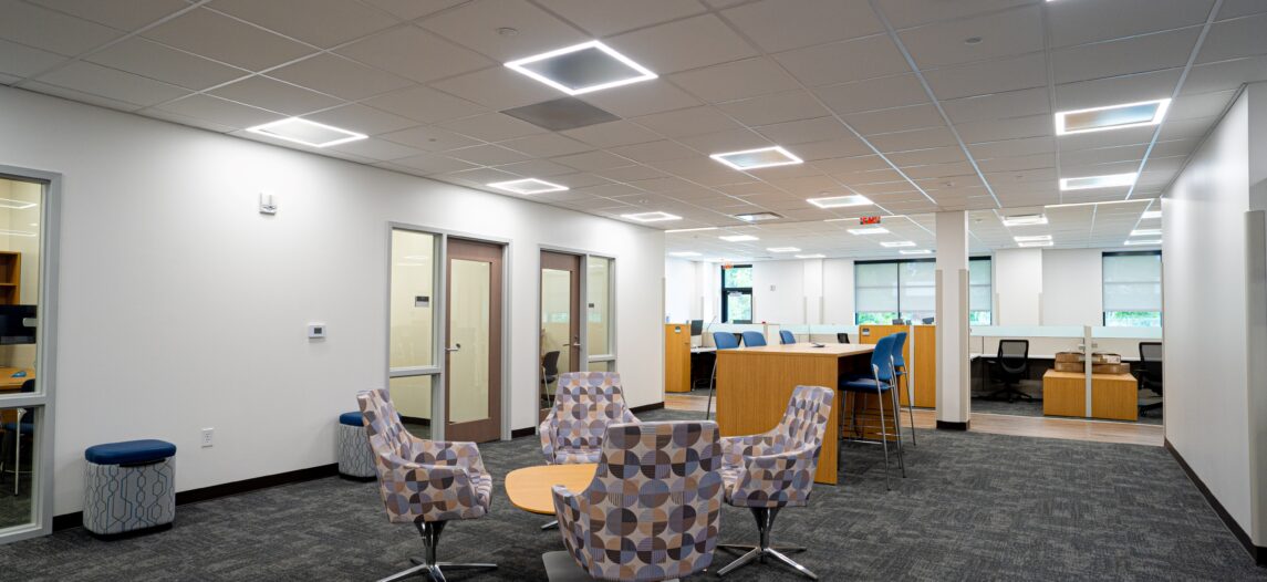 AllenHoshall's tweet photo. We're continuing to expand our work in Mississippi! Check out the new office and warehouse for CenterPoint Energy in Pearl. The facility seamlessly merges modern administrative offices with nearly 17,000sf of storage space and vehicle bays across 9 acres. https://t.co/lHM2YanPul https://t.co/bsphb6odFh