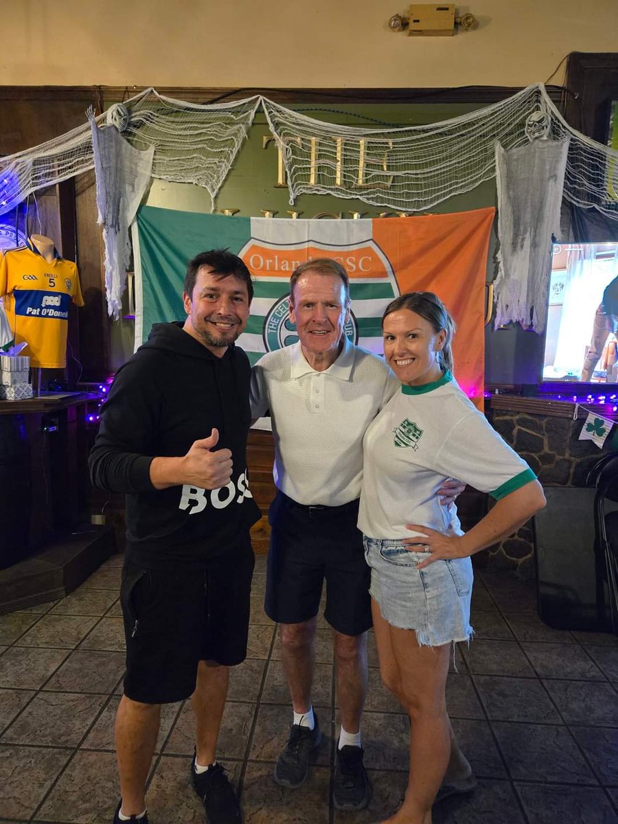 Not only a great result but a surprise for all of us at the Orlando Celtic Supporters Club!
Murdo MacLeod watched the game here with us!
What a Legend 💚
#Celtic #CelticFC #Legend #MurdoMacleod #ChampionsLeague
