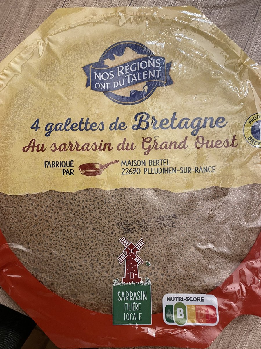 Quelle communication, quel marketing pour la marque nos régions ont du talent. Étonnant qu’un producteur référencé produit en Bretagne vante l’origine des galettes tout en mentionnant l’origine du Sarrazin « du Grand Ouest ». C’est quoi le Grand Ouest ? Nul ne le sait.