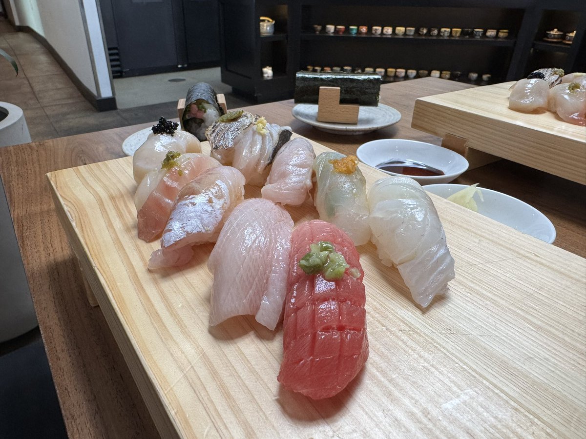 hazerdousss's tweet photo. Still thinking about this sushi https://t.co/uHr33CabGw