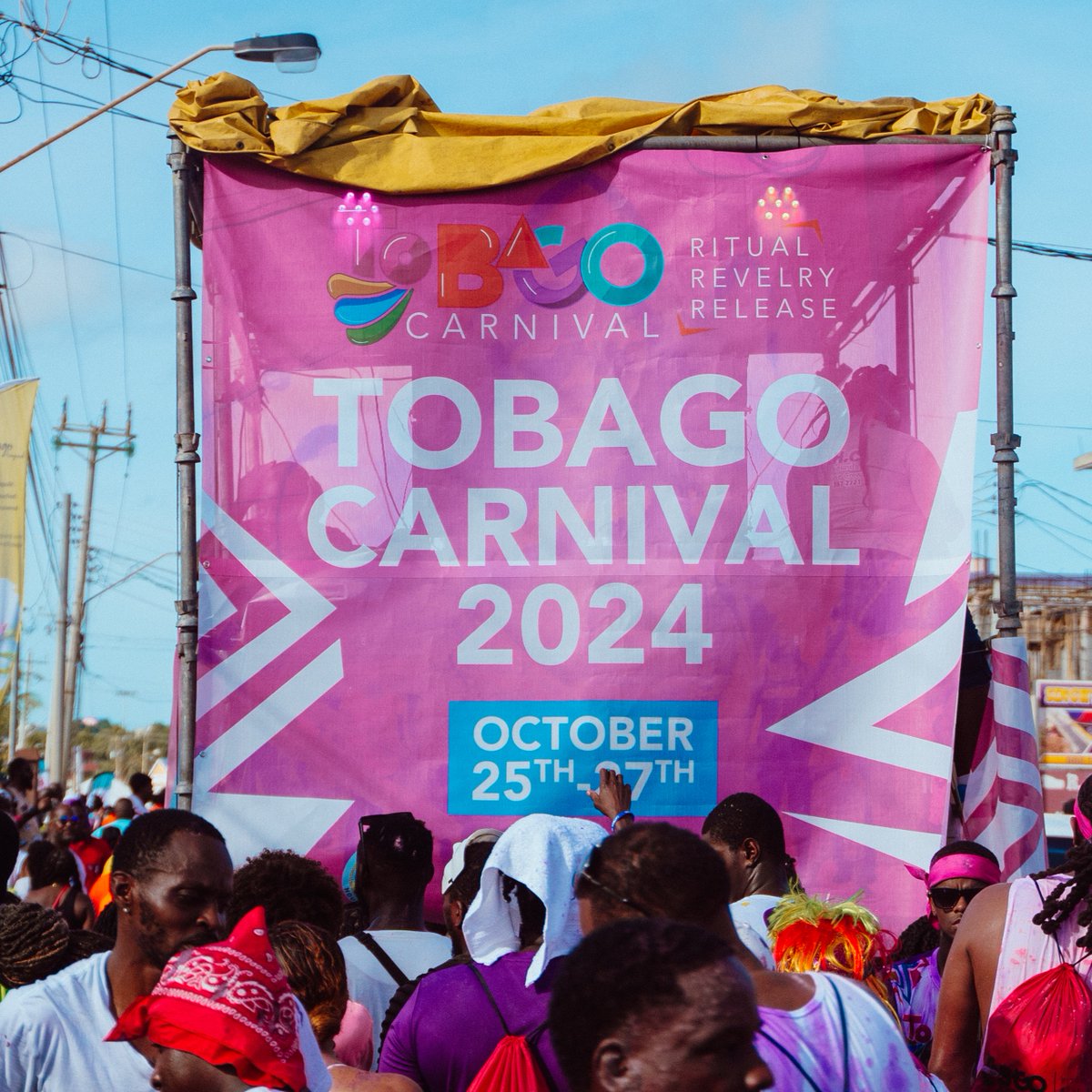 visit_tobago's tweet photo. It's officially Tobago Carnival! 🎊 We're so excited for the lineup of events starting tonight all the way through to Sunday! 

Check out the official calendar of events here: https://t.co/hHrt2tPT5N 🔗

📸: Tobago Festivals

#TobagoBeyond | #101ReasonsTobago | #TobagoCarnival https://t.co/MjlxWOGXwi