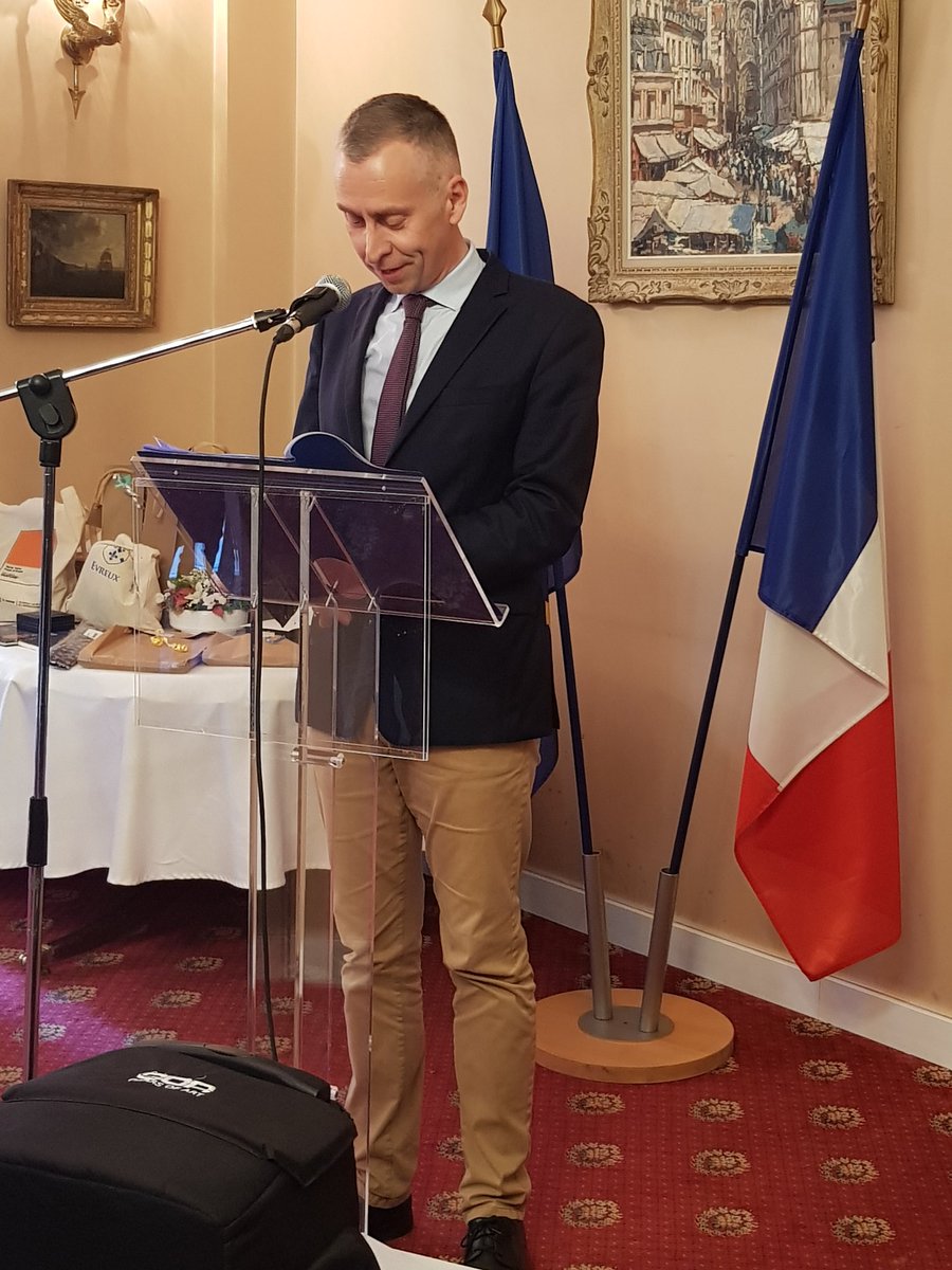 PR_Evreux's tweet photo. Nous étions nombreux aujourd'hui pour dire au revoir à Karl Terrolion, directeur de cabinet du préfet, qui, après un peu plus de 2 ans dans l'Eure, va rejoindre la préfecture du Bas-Rhin. Merci beaucoup à lui pour la qualité des liens entretenus, grâce à ses immenses qualités ! https://t.co/dKjaGVmZEs