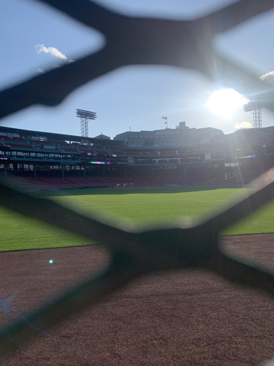 bradsanders1977's tweet photo. Fenway on a Wednesday https://t.co/x1NqiaEUK1
