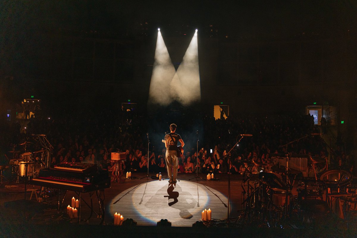 Shawn Mendes tweet media