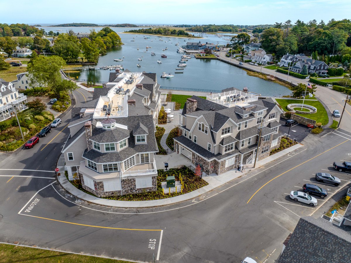 Nestled on #Cohasset's picturesque waterfront, The Harbor is complete, providing 23 luxury condominiums with unmatched views, heated garage parking, and resort-style amenities to this gorgeous community!

More: bit.ly/3pT1DBP
