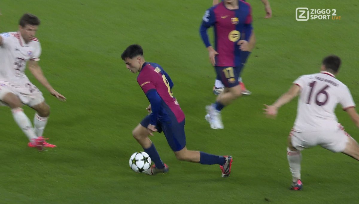 El partidazo de Pedri en el doble pivote es una locura, que cojones tiene.