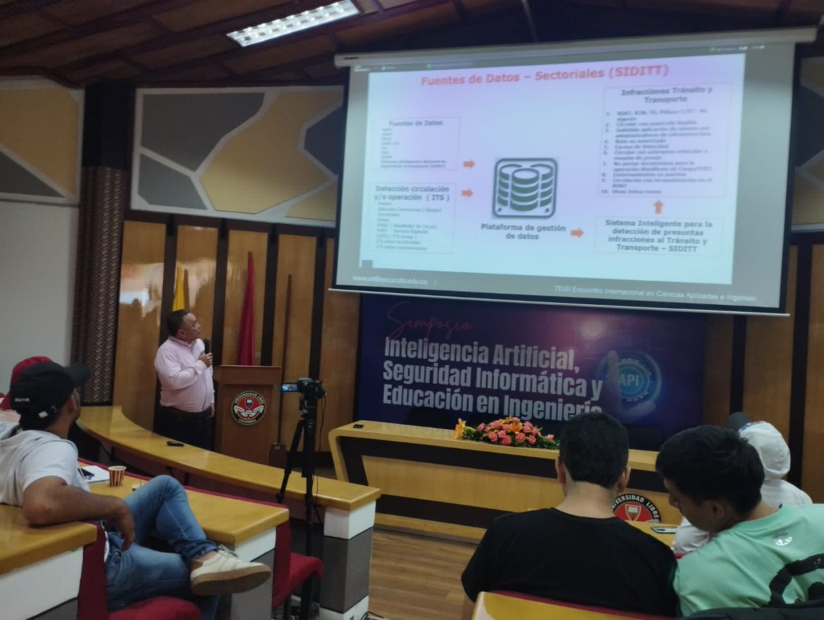 Supertransporte's tweet photo. La #SuperTransporte participó en el VII Encuentro Internacional de Ciencias Aplicadas en Ingeniería, abordando temas referentes a los actores que intervienen en el sistema de transporte, la implementación del sistema de #Movilidad y #SeguridadVial y #TransformaciónDigital https://t.co/KQV7Bv5ihN
