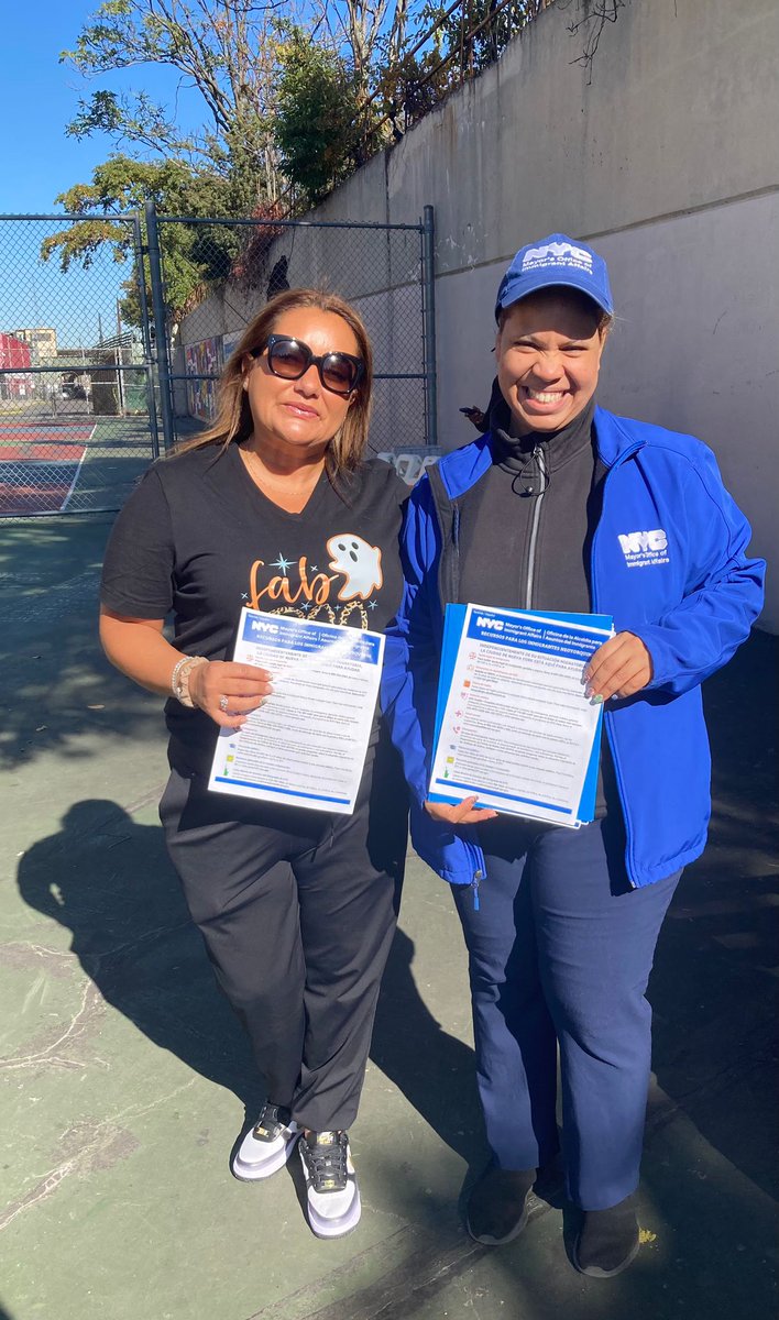 NYCImmigrants's tweet image. On Sat, MOIA joined MS 137’s #HHM resource fair in #OzonePark. Thanks to community partners like @SenJoeAddabbo, @NYCHealthSystem, @Commonpoint_Qns, &amp;amp; @MetroPlusHealth Queens families learned about key business &amp;amp; social resources. We shared info on @IDNYC, legal, &amp;amp; ESOL services