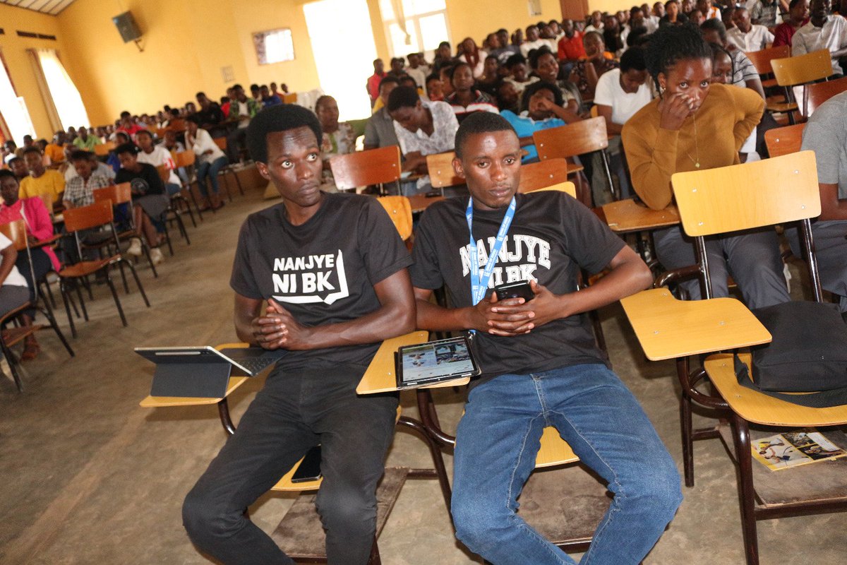 #Today
Manager and the team from <a href="/Bk/">Burger King</a> #RuliBranch has a very interesting public talk with <a href="/RHIH/">Rhian</a>'s students. It was focusing on the benefits of having and using Bk account. The team help many students to open their personal accounts
#NanjyeniBK