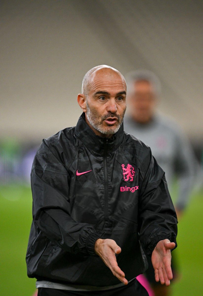 CFCPys's tweet photo. Maresca ahead of tomorrow’s game.. 

These jackets 😍 

(@ChelseaFC) https://t.co/chjbaNB6b8