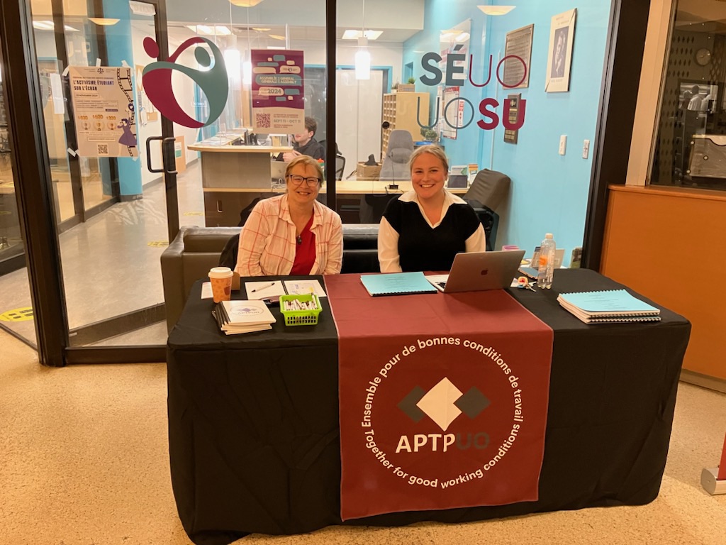 Notre table d'information a été un grand succès ! Merci à tous ceux qui sont passés !
Our information table was a great success! Thanks to everyone who came along!