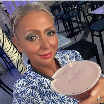beccaruss123's tweet photo. #NewProfilePic https://t.co/LW7JYQoaJE