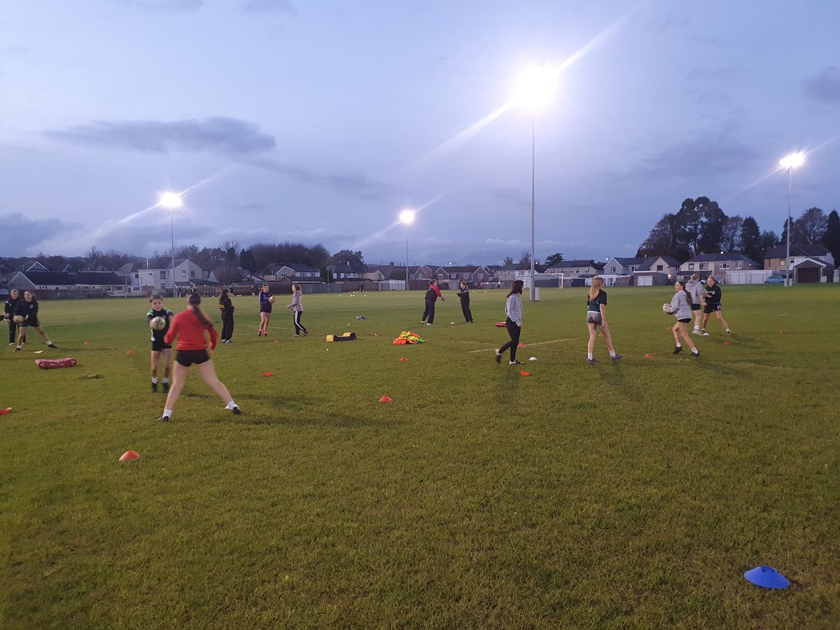 Dyffrynamanpe's tweet photo. After the @RugbyVixens helped out with the skills session this afternoon, it was their turn to be coached as @dafisbach ran a #Tackle24 CPD with them tonight.
Some great learnings to take away, especially for the u14s who are playing tomorrow 💪🏉
#4Ls #GirlsInRugbyWeek https://t.co/ZL6UPXnW7o