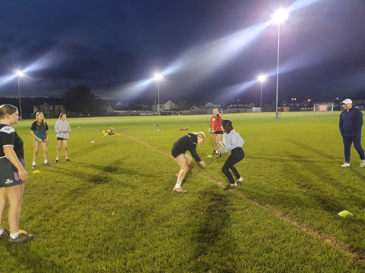 Dyffrynamanpe's tweet photo. After the @RugbyVixens helped out with the skills session this afternoon, it was their turn to be coached as @dafisbach ran a #Tackle24 CPD with them tonight.
Some great learnings to take away, especially for the u14s who are playing tomorrow 💪🏉
#4Ls #GirlsInRugbyWeek https://t.co/ZL6UPXnW7o