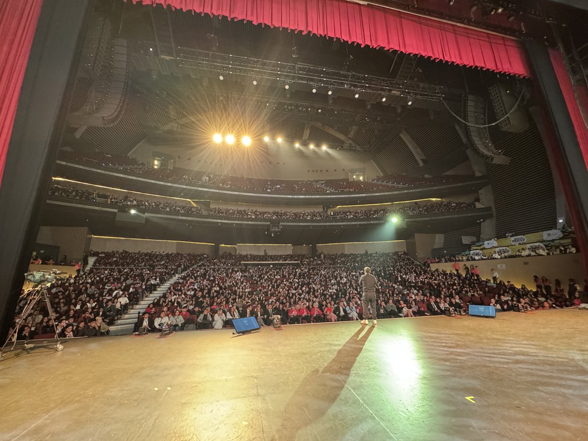 YordiRosado's tweet photo. GRACIAS @uanl y #FCPyRI por ser parte de esta conferencia, sin duda una charla llena de energía, buena vibra y muchas ganas de aprender y crecer más.
¡Los quiero MONTERREY! ❤️ https://t.co/rlIzg5R0QJ