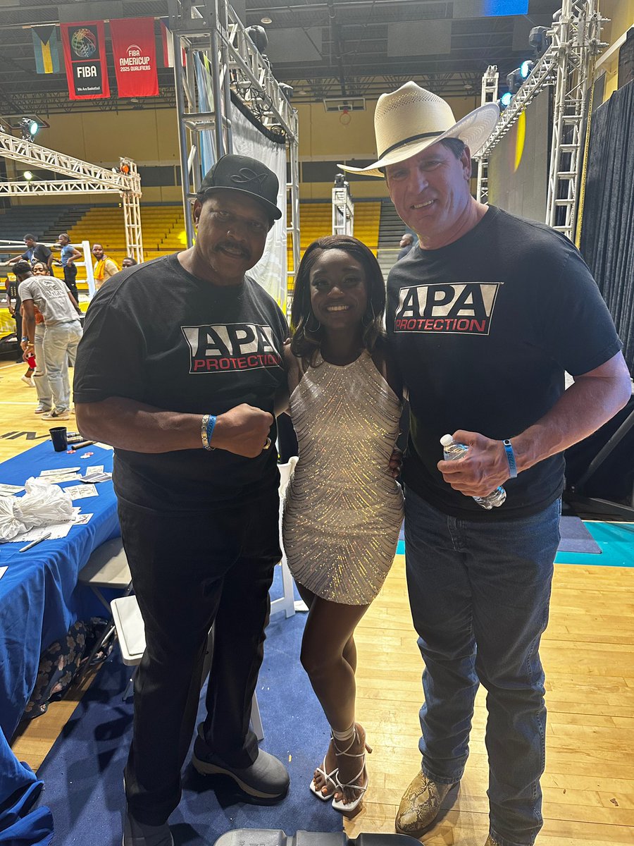 xEliannax's tweet photo. it was a real pleasure to meet @CarlieBravo @ShawnDean773 @JCLayfield @Jtg1284 @RealRonSimmons π₯°ππΎ
Thank you @bahamasair
@AllCaribbeanWr1
#bahamas #nassau #wrestling #caribbean #acw #allcaribbeanwrestling #ridethewave #wemakebelieve
#fewsurvive #fewdoesitright https://t.co/ajAtOu9gIC