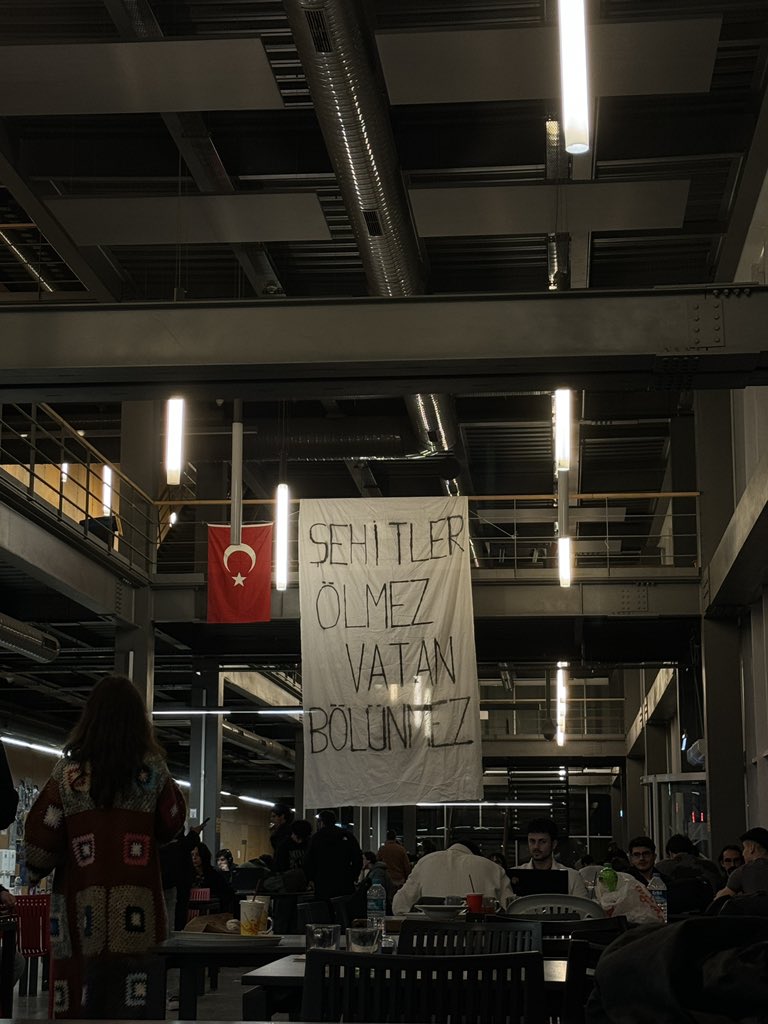 Hainlere inat daha fazla çalışacağız. 

ŞEHİTLER ÖLMEZ VATAN BÖLÜNMEZ!