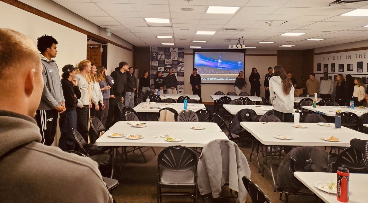 PilotsLead's tweet photo. 53 International Student-Athletes from 21 different countries 🌎
One Pilot Family 🫶

We love bringing this amazing community of student-athletes together each year for dinner, games, and NIL Education! #WeArePortland https://t.co/l41GzNsnv4