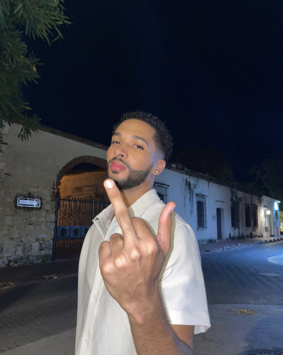 Michaeel_ken's tweet photo. La elegancia de convertir tu fragilidad en fortaleza !✨ https://t.co/PN2imL5LFr