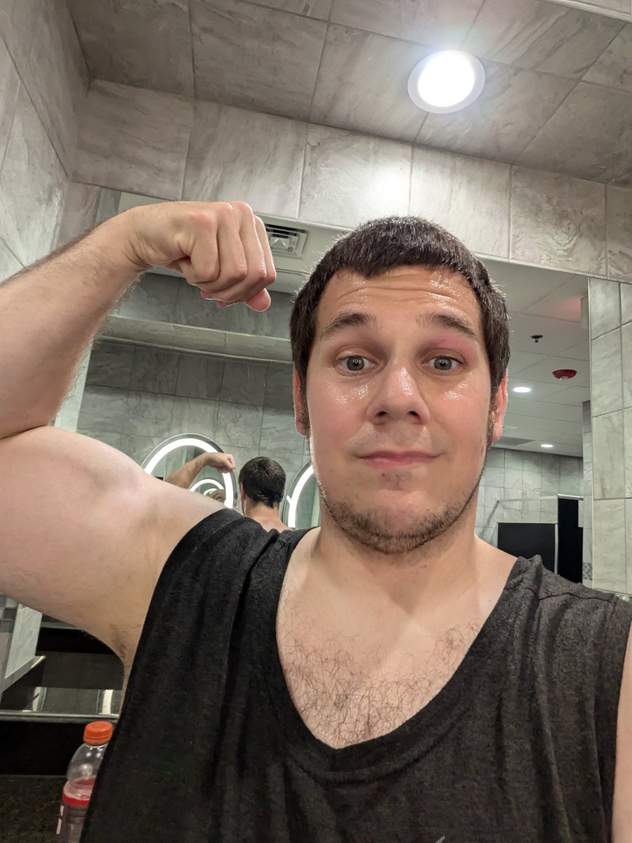 ross_write's tweet image. Second day of the gym let's go