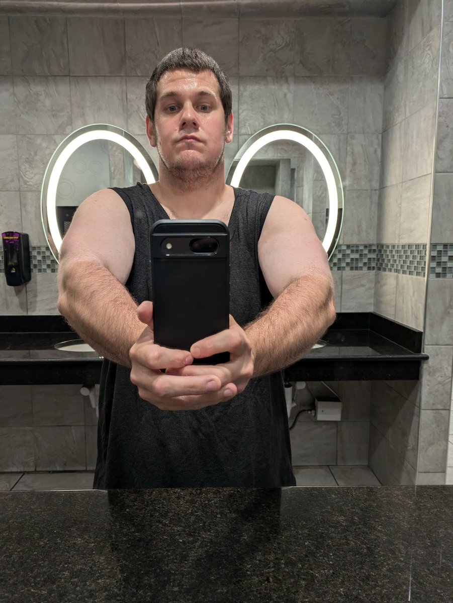 ross_write's tweet image. Second day of the gym let's go