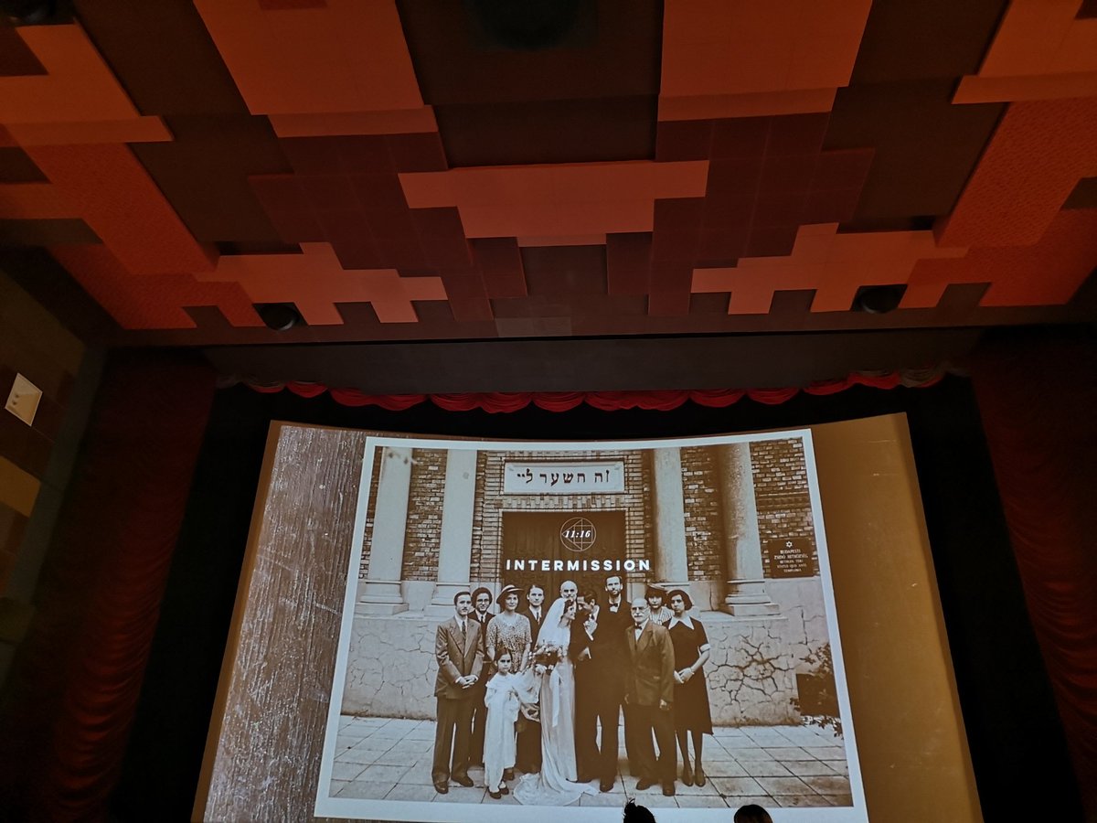 kopfaerztin's tweet photo. Pause macht man ja auch viel zu selten. #Halfwaythrough #TheBrutalist #Viennale #Viennale24 https://t.co/c7tcYoxbEC