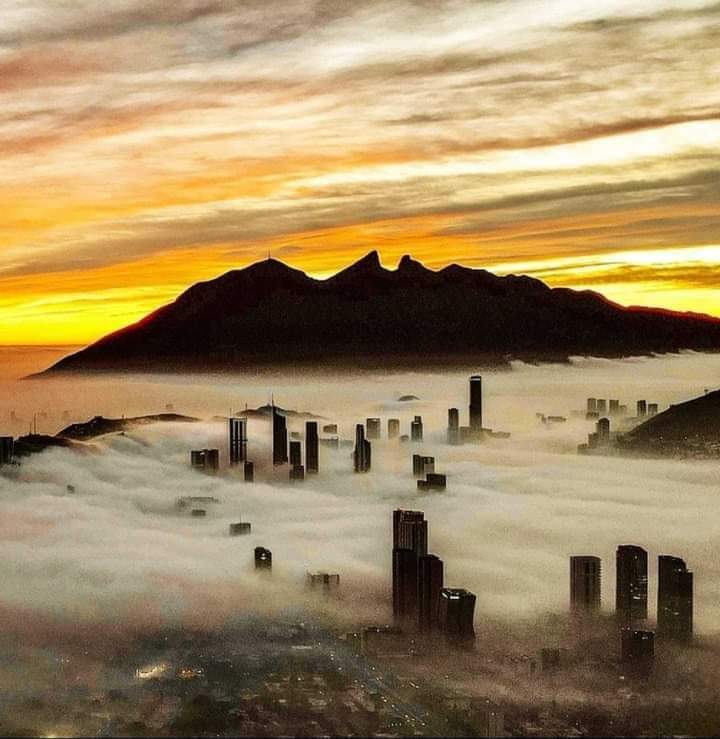 Miren que chulada de postal del área metropolitana de #Monterrey al alba 😍

📸 Fermín Olvera