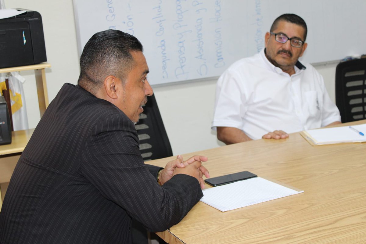 Staffjuridico// Nuestro Staff Jurídico de AGEPYM a través del abogado Yuri Argueta, se trasladó al Ministerio de Agricultura y Ganadería, para brindar asesoría al sindicato SITMAG, a raíz de los despidos que se han realizado en este ministerio.
#Sindicato #sitmag  <a href="/Sitmag_503/">Sitmag</a>