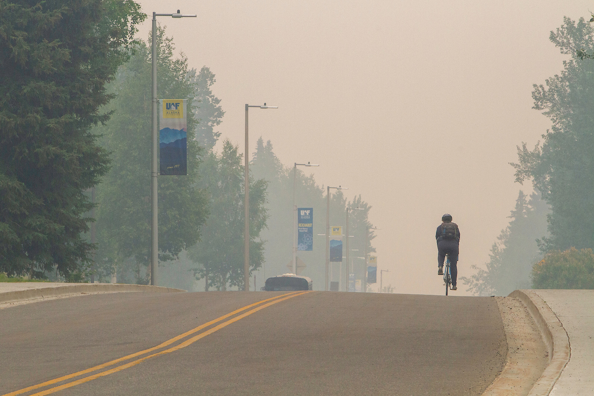 UAF Geophysical Institute (@uafgi) on Twitter photo Here's some new research from the <a href="/uafairbanks/">UA Fairbanks</a> that Alaska residents will surely appreciate.
A graduate student has come up with a method of quickly determining surface air quality during the state's sometimes intense wildfire season. gi.alaska.edu/news/method-ra… Here's some new research from the <a href="/uafairbanks/">UA Fairbanks</a> that Alaska residents will surely appreciate.
A graduate student has come up with a method of quickly determining surface air quality during the state's sometimes intense wildfire season. gi.alaska.edu/news/method-ra…