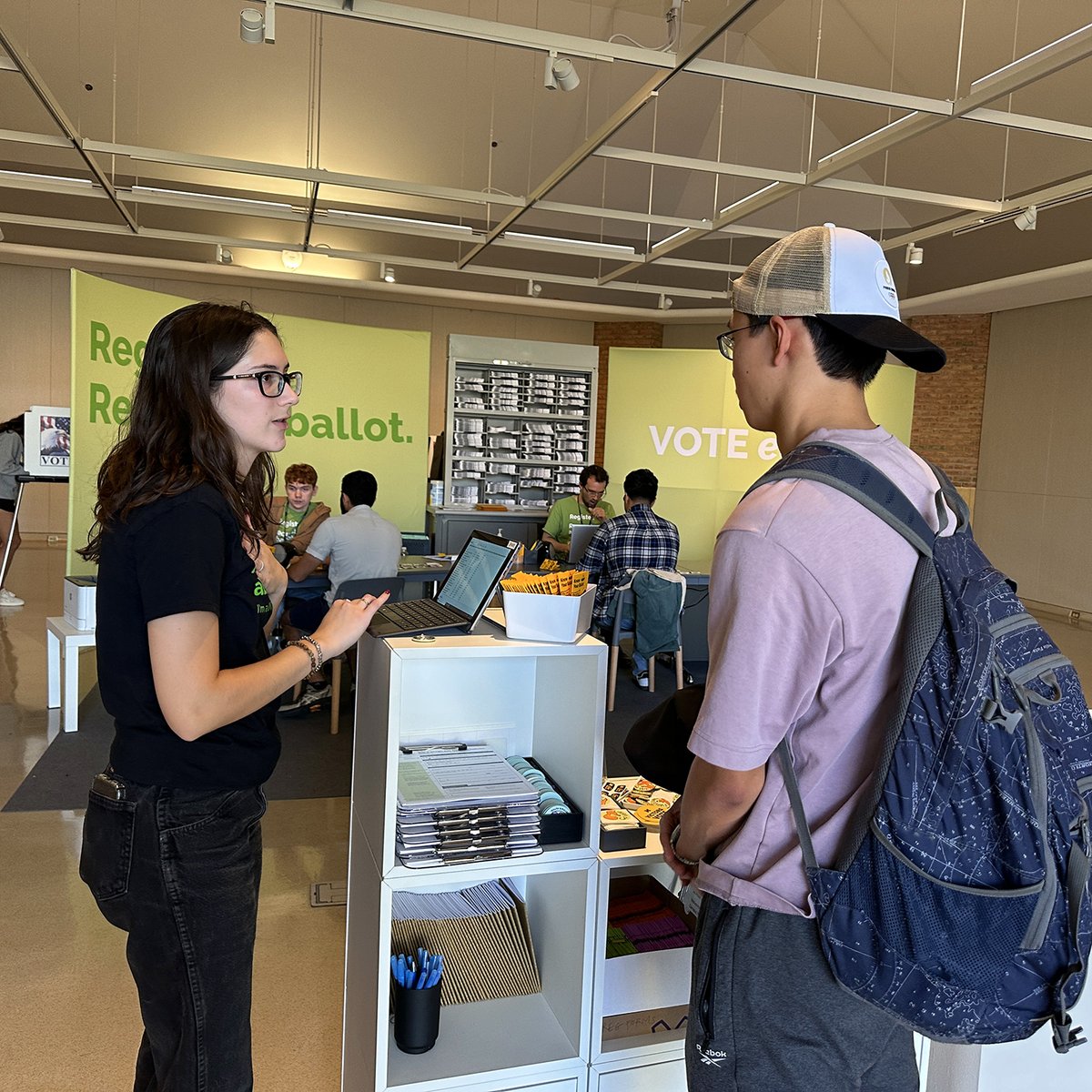 Opening day at the Duderstadt Voting Hub was a blast! 🗳️🍩🎶 We were thrilled to help so many students register and cast their ballot. We also have to shout out UMich Votes for booking some truly incredible SMTD student musicians to perform in the courtyard to set the vibe 😎