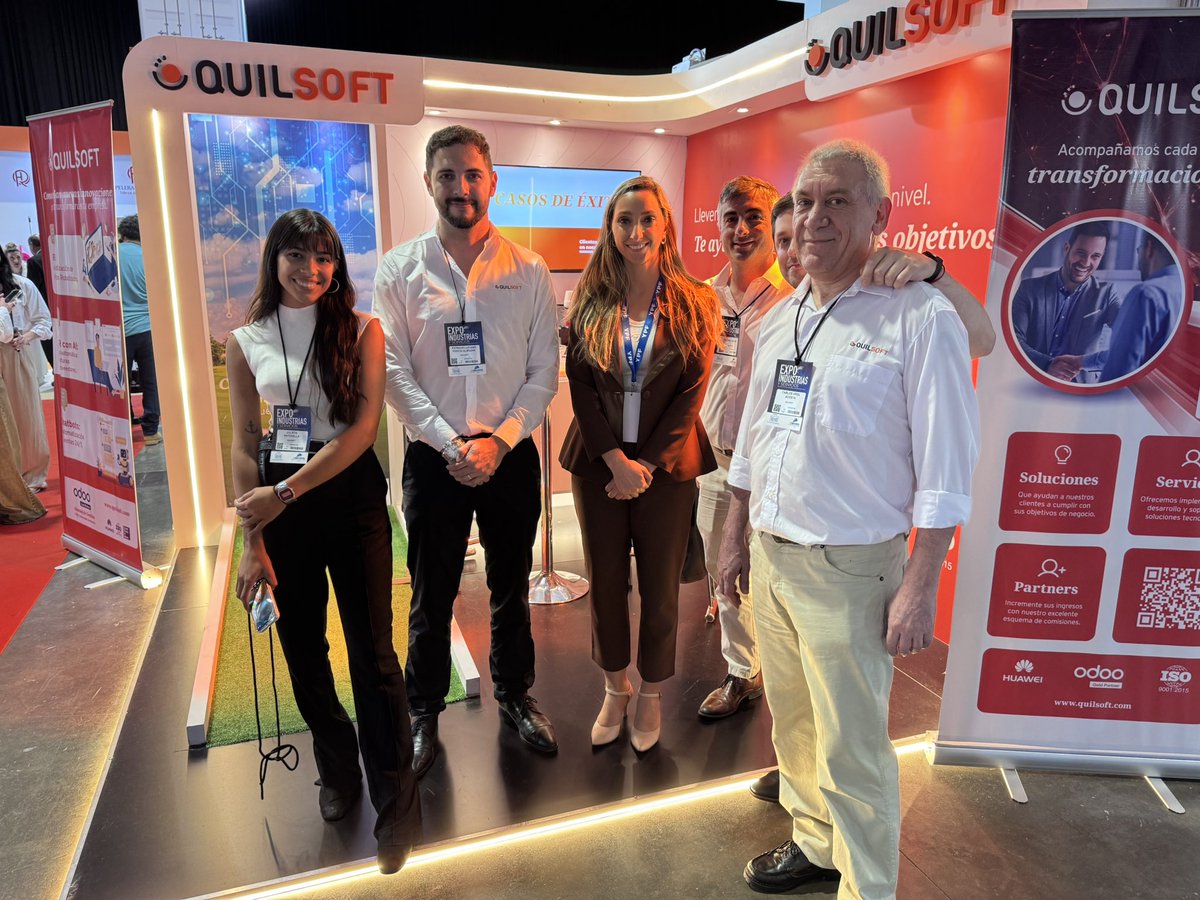 PatricioPescio's tweet photo. Gracias @Juli_Strada por visitar nuestro stand de @quilsoft en Expo Industria y Servicio. https://t.co/fPzMGxSQLG