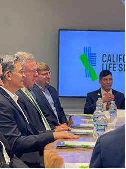 Thank you, <a href="/SecBecerra/">Secretary Xavier Becerra</a> and <a href="/RepScottPeters/">Rep. Scott Peters</a>, for meeting with <a href="/UCRiverside/">UC Riverside</a> faculty and <a href="/CALifeSciences/">California Life Sciences (CLS)</a> to discuss opportunities to advance our health care workforce and better serve all Californians! It's always nice to see you both on a <a href="/UofCalifornia/">University of California</a> campus!