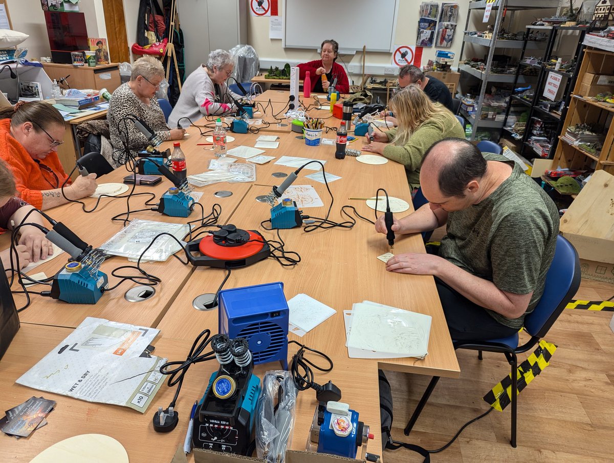dcapturedartist's tweet photo. What a great workshop with LINKS Llanelli 
Everyone loved it and was such a positive experience to see everyone getting stuck in. Questions were flowing and the burners were hot, couldn't ask for more. Thank you for having me was a pleasure. #pyrography #community #art https://t.co/EQNxvp7HcN
