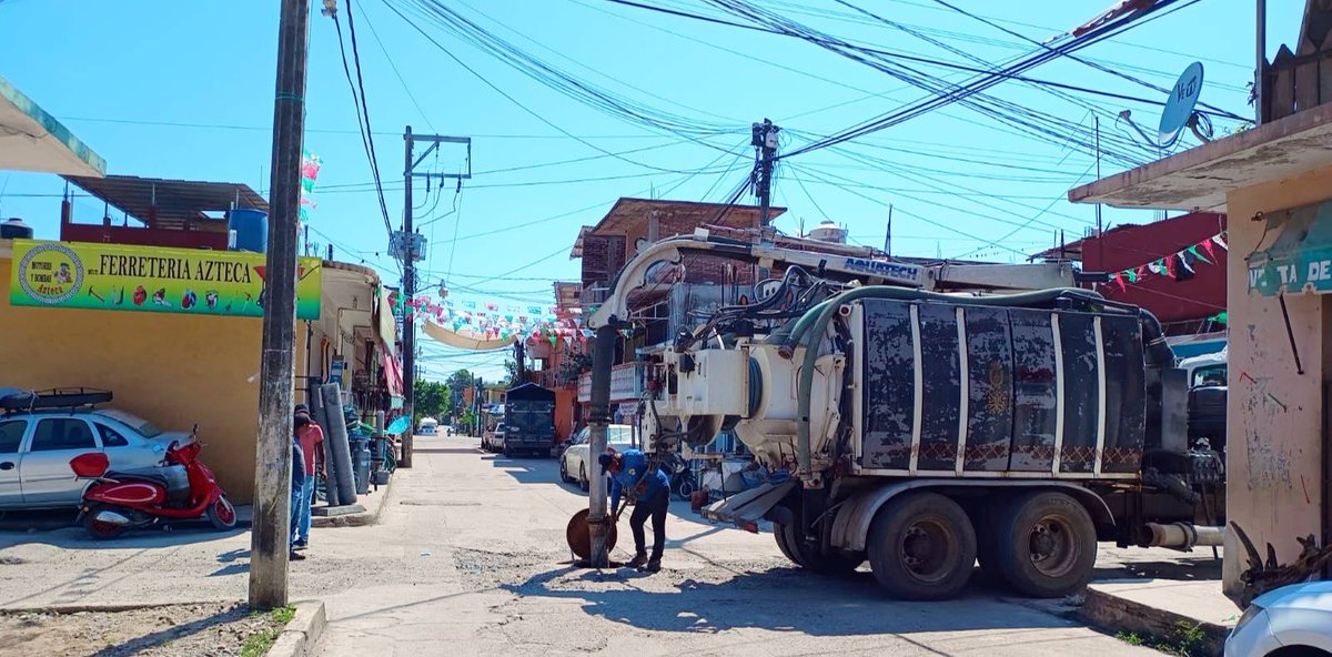 Capaseg_CS's tweet photo. Seguimiento a las acciones de desazolve de drenaje en el municipio de #Marquelia.
Continuaron los trabajos de limpieza en la red de drenaje y alcantarillado por parte de la #CAPASEG en este municipio de la región de la #CostaChica.
#CAPASEGtrabajando https://t.co/16KmYzc7Af