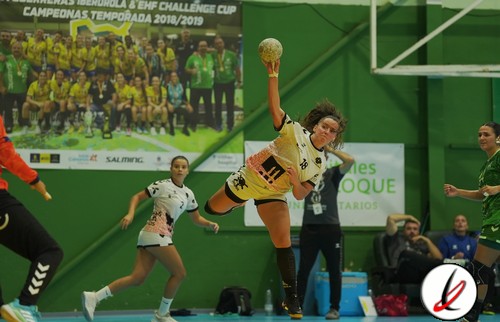 🤾‍♀️ #Balonmano 

El CICAR Lanzarote Ciudad de Arrecife le planta cara al Rocasa Gran Canaria 

☑️ Triunfo de las grancanarias por 31 a 23
☑️ El <a href="/BMSanJoseObrero/">C.D.Balonmano San Jose Obrero</a> acusó el desgaste físico 
📷 Foto: <a href="/BMRemudas/">Rocasa Gran Canaria</a> 

Consulta la crónica en el enlace ⬇️⬇️

lanzarotedeportiva.com/index.php/balo…