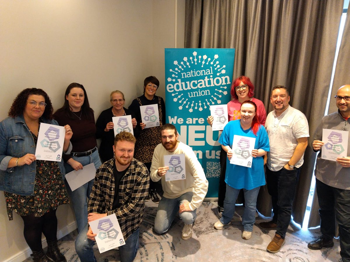 Congratulations to our NEU reps who this week completed their advanced training course 🎉
After 3 days of training another cohort are ready to light those fires, support our members  and change the world. ✊

Sign up to become a rep in your workplace:neu.org.uk/about/reps/bec…