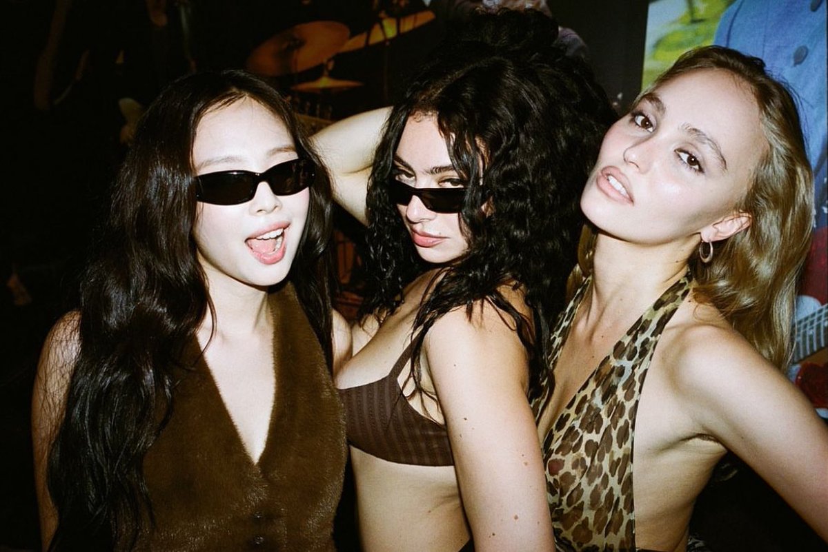 jnsource's tweet image. bumpin’ that