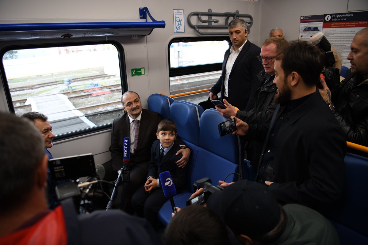 🚉Поезда ЭП3Д – очень надежные, безопасные и комфортные машины, используются во многих точках России, в том числе в Москве на линиях московского диаметра. Наверное, главным его плюсом станет система кондиционирования, которой так не хватало пассажирам направления в летний период