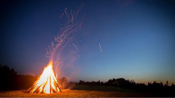 Celebrate Samhain with UU Bern around a fire in the forest reflecting on the thread that united our dimensions: time
