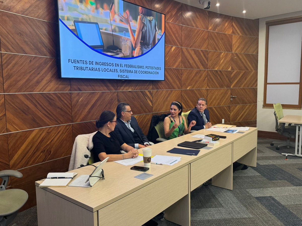DienerMax's tweet photo. Diálogo y propuestas muy ricas en las mesas de las instituciones, la descentralización y las fuentes de ingresos locales todas del Federalismo de los últimos dos días ! @CSocialesTec @EGobiernoyTP https://t.co/oyfofOUpa9