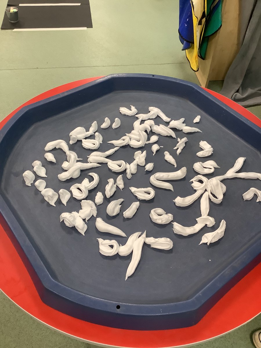 TinsleyMeadows's tweet photo. 1/2
Thank you to everyone who attend our Marvellous-Mark-making events in nursery today! 🤩

It was great to see everyone enjoying the activities and sharing their mark-making skills and creativity with each other! 😍 https://t.co/sfoMmpYfVv
